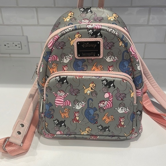 Disney Cats Loungefly Backpack—Collectible!  Gently Preowned Cond! Beautiful! - Picture 1 of 10